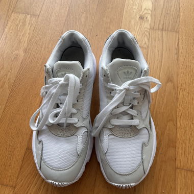 Original Adidas Falcon Sneaker, Weiss, Gr. 40 2/3