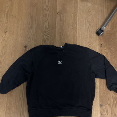 Schwarzer Adidas Pullover 