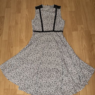 H&M sleeveless dress with polka dot print, size 34