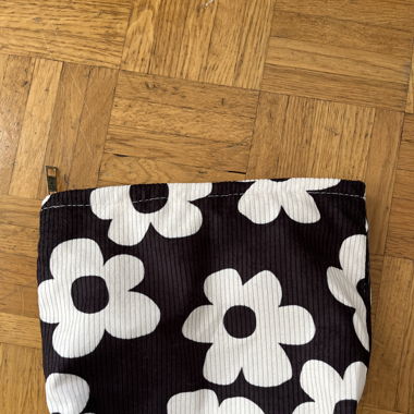 Pochette noir et blanche 
