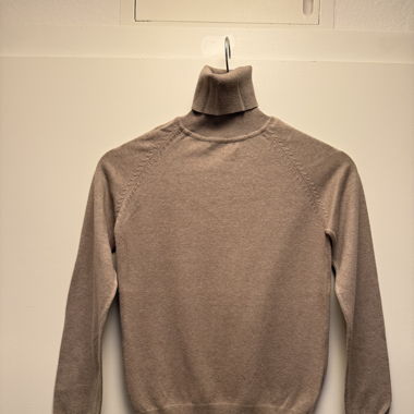 Light cotton sweater