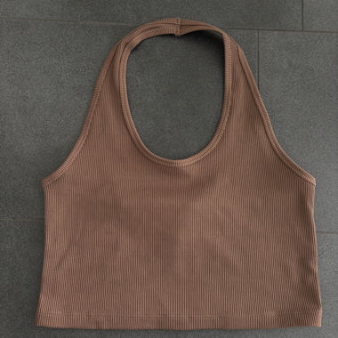 Top con collo all'americana