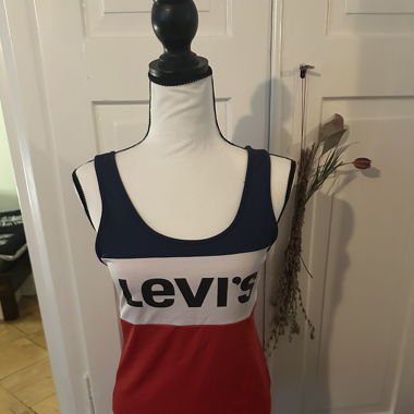 Levi's Body