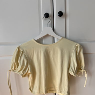 Shirt with puffarms
