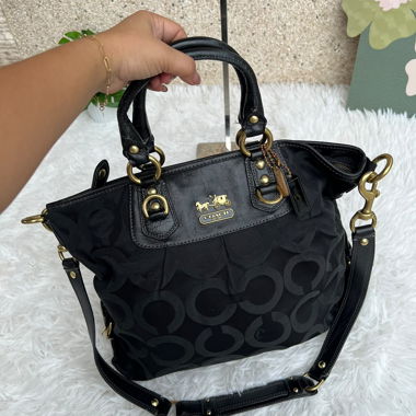 Borsa Coach nera, media