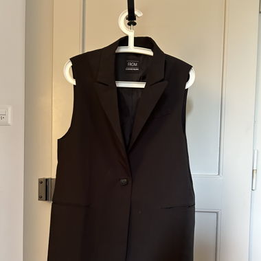 Sleeves tailored blazer