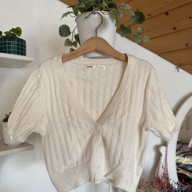 T-shirt bianco-beige con scollo