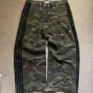 Heaven can wait Camouflage Baggy Jeans