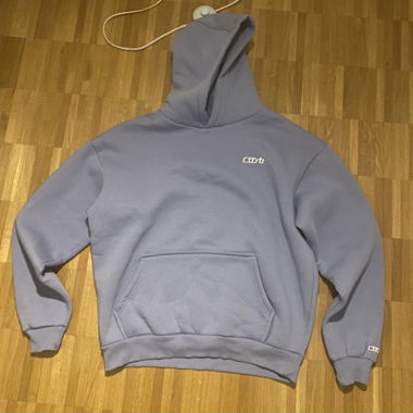 Sweat à capuche Cusbclo