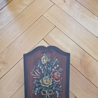 Boîte à clés murale en bois peint – style rustique