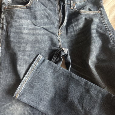 Blauer Slim-Jeans