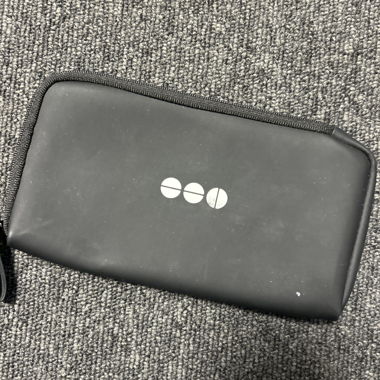 Astuccio nero con cerniera