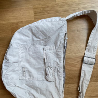 Sling bag 