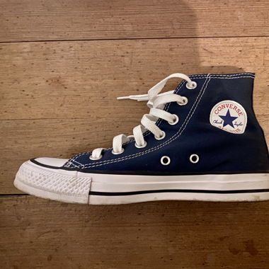 Converse dunkelblau