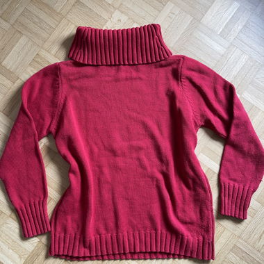 Pull à col roulé rouge