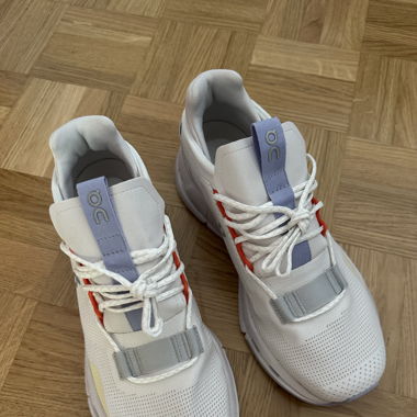 On Running cloud nova shoes