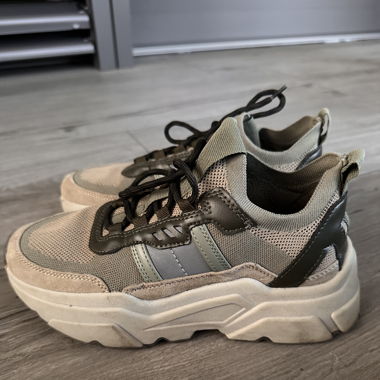 Sneaker 