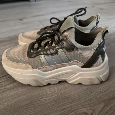 Sneaker 