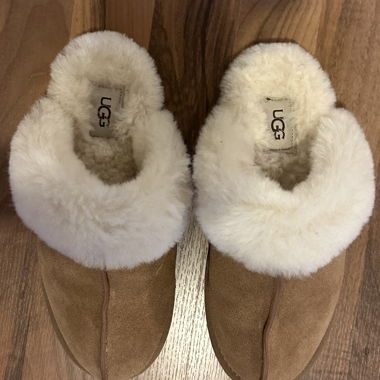 UGG Hausschuhe hellbraun