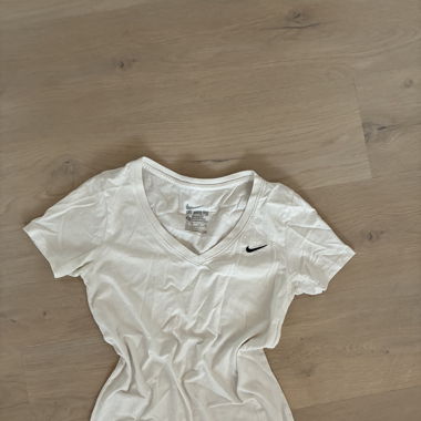 t shirt nike