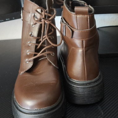 Braune Stiefel Grösse 39