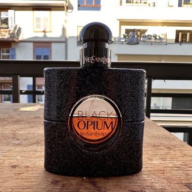 YSL Black Opiu Parfümflasche