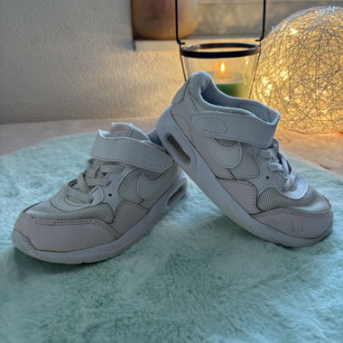Baskets enfant Nike blanches Taille UE 27