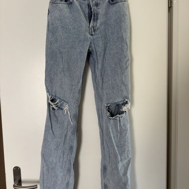 Jeans in denim Mango