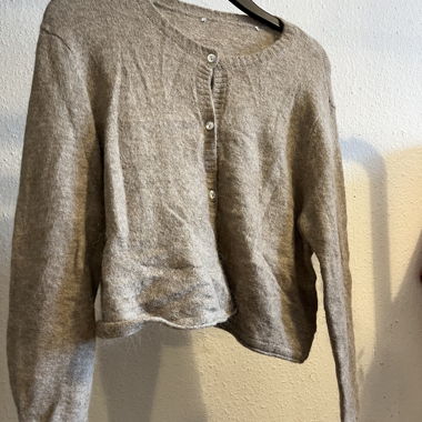 cardigan beige