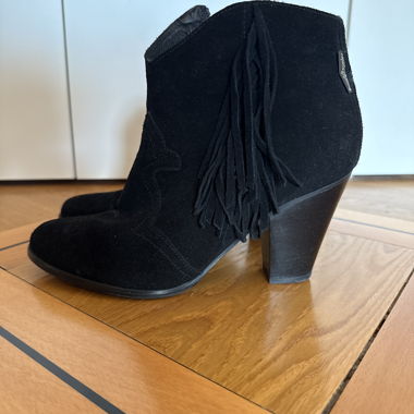 Russel & Bromley western booties