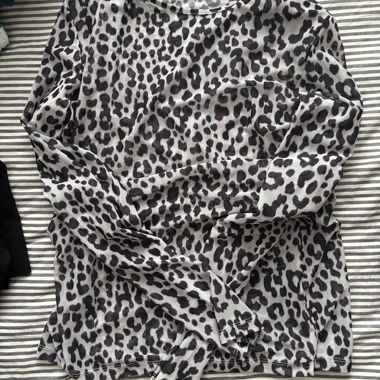 T-shirt maniche lunghe con motivo leopardato
