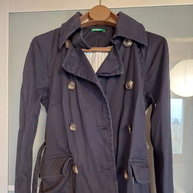 Kurzer Trenchcoat