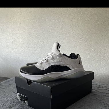 Jordan 11 CMFT LOW 