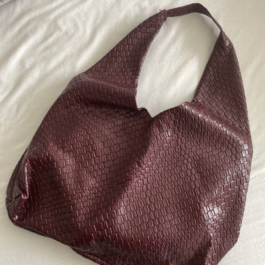 Sac bandoulière bordeaux tressé