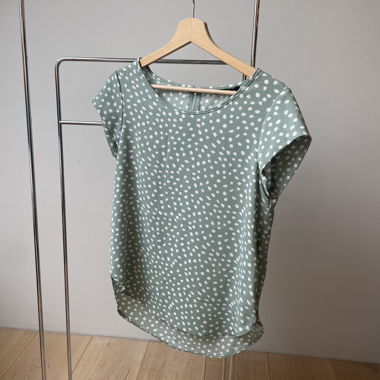 Bluse mit Punkten