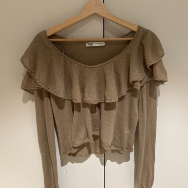 Top corto Zara con balze