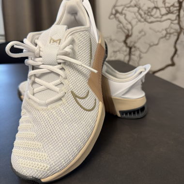 Sneakers sportive Nike, misura 38.5