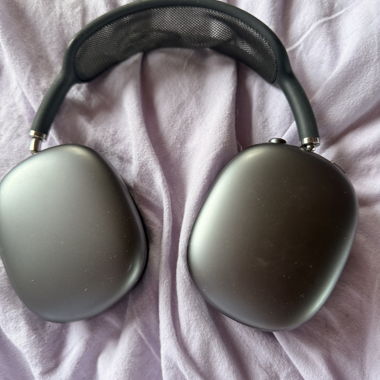 Apple AirPods Max Headphones BROKEN