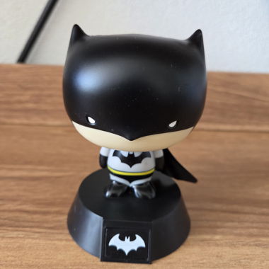 Lampada-figurina Batman stilizzata