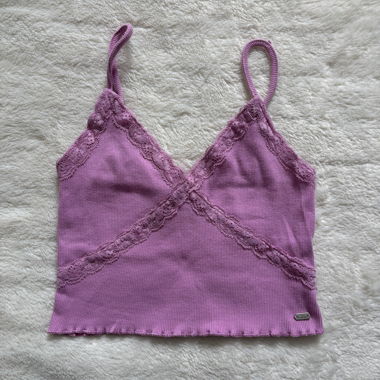 Top corto con pizzo
