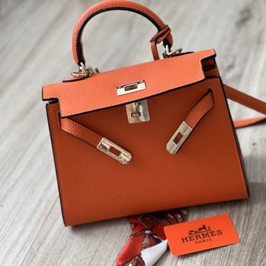 Elegante orangefarbene Handtasche -28cm-wie neu