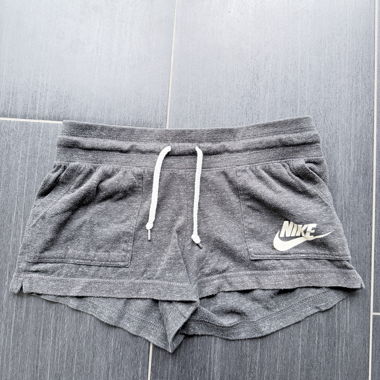 Pantaloncini da allenamento Nike grigio