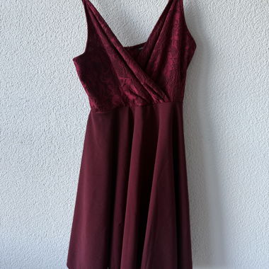 Abito in pizzo bordeaux