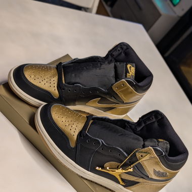 Jordan 1 High OG Black Metallic Gold
