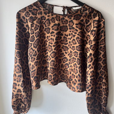 Leopard print top with puff sleeves