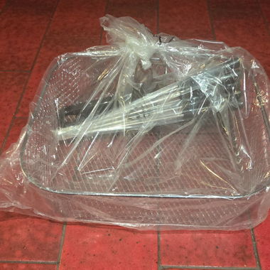 Rectangular metal frying basket