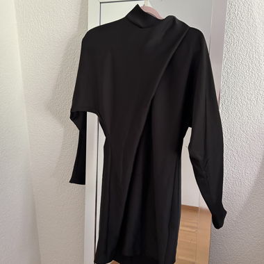 Rückenfreies Kleid