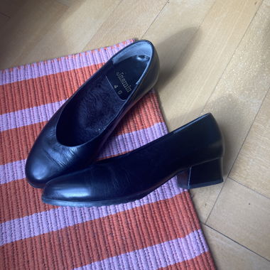 Low block heel Pumps 