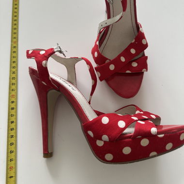 Sandaletten von Café noir, red dot