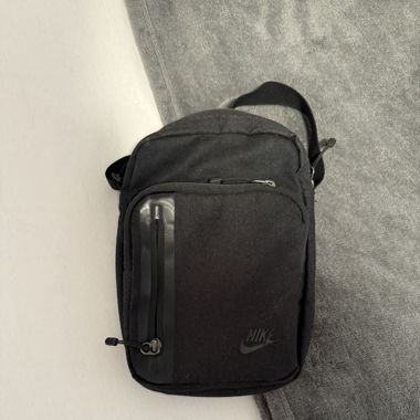 Nike sportwear - Umhängetasche Black 